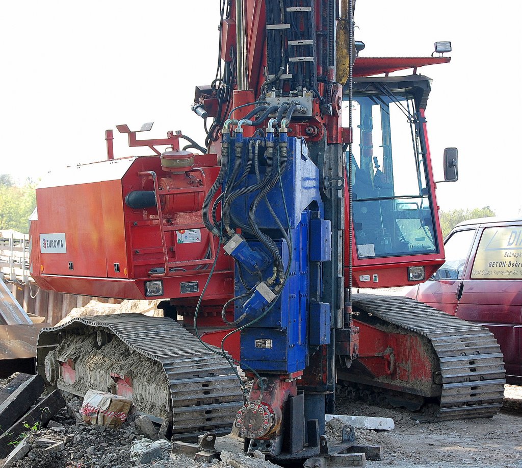 Ein ZEPPELIN ZR 28 T mit Teleskopm�kler der Baufirma EUROVIA beim Neubau der S-Bahngleise Berlin-Baumschulenweg, Sommer 2008