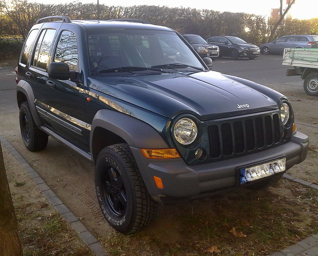 Eine k�rzere und sportlichere Version des Jeep CHEROKEE Typ CRD SPORT STAR, November 2011 Berlin-Pankow.