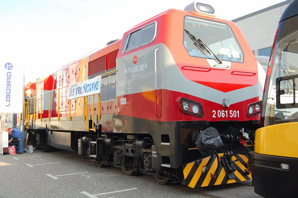 Eine neue Diesellokomotive vom europ�ischen Hersteller EMD mit der Nr. 2 061 501 (98 78 2 061 501-9), InnoTrans 2010 am 24.09.10