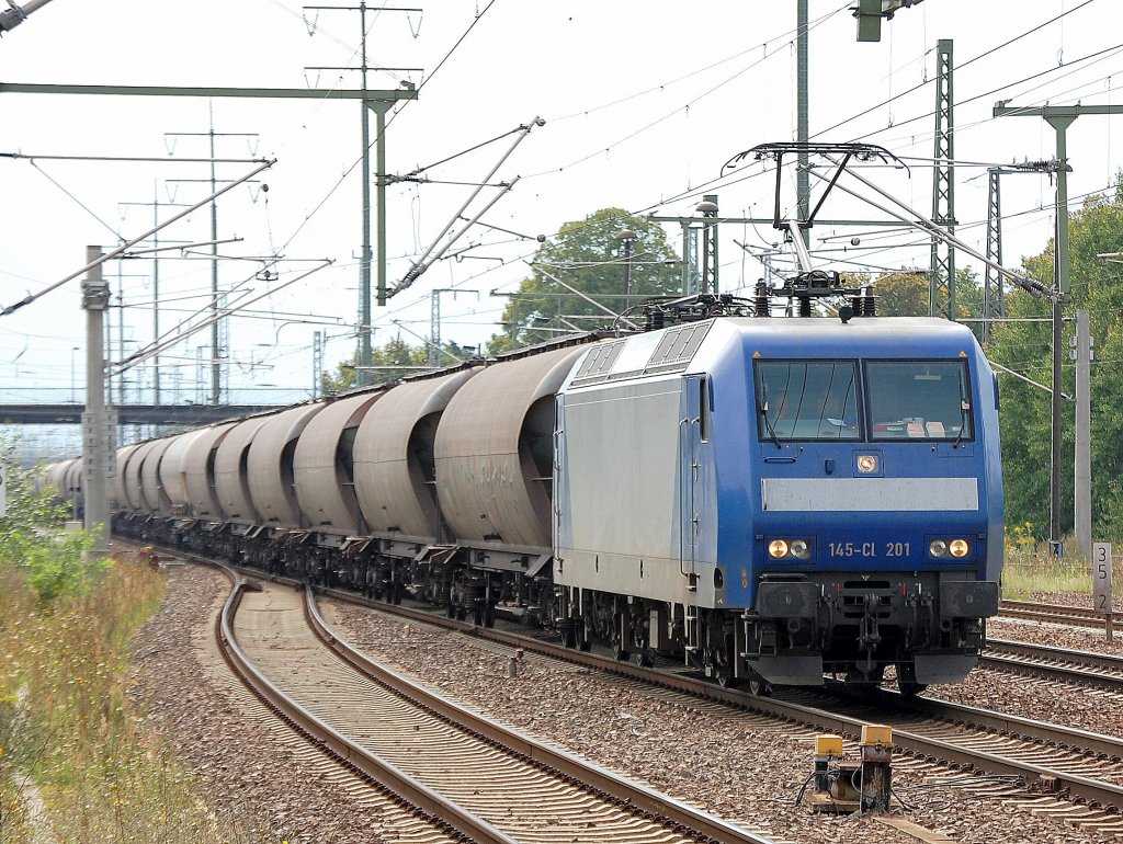 EKO-Trans 145-CL 201 (91 80 6145 097-2 D-ATLD) mit Silostaubwagen (Steinkohlestaub), 12.08.11 Bhf. Flughafen Berlin-Sch�nefeld.