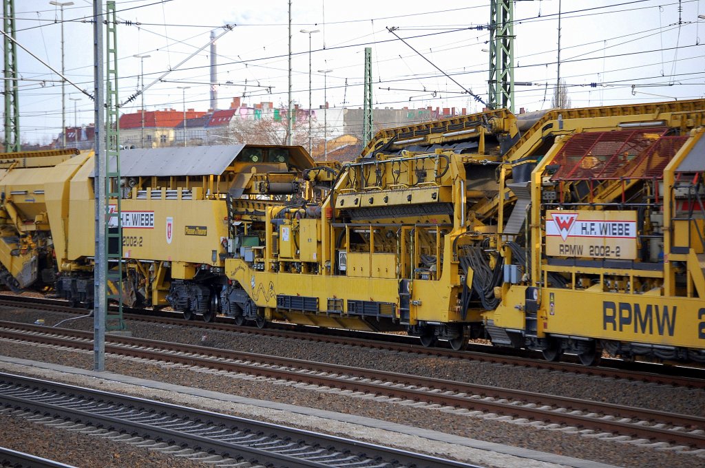 Endlos lang ist die RPMW 2002-2 von P&T der H.F.WIEBE GMBH, 30.11.10 Berlin-Beusselstr.