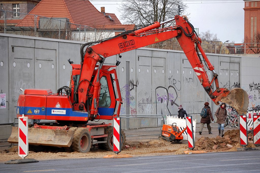 EUROVIA LIEBHERR Litronic 900 Mobilbagger, 19.01.11 Berlin-Pankow.