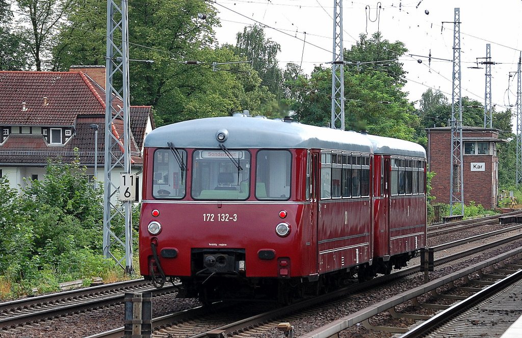 Ferkeltaxigespann von hinten, 172 132-3 hinter der 172 171-1 der Traditionsgemeinschaft Ferkeltaxi e.V. am 29.07.13 Berlin-Karow.