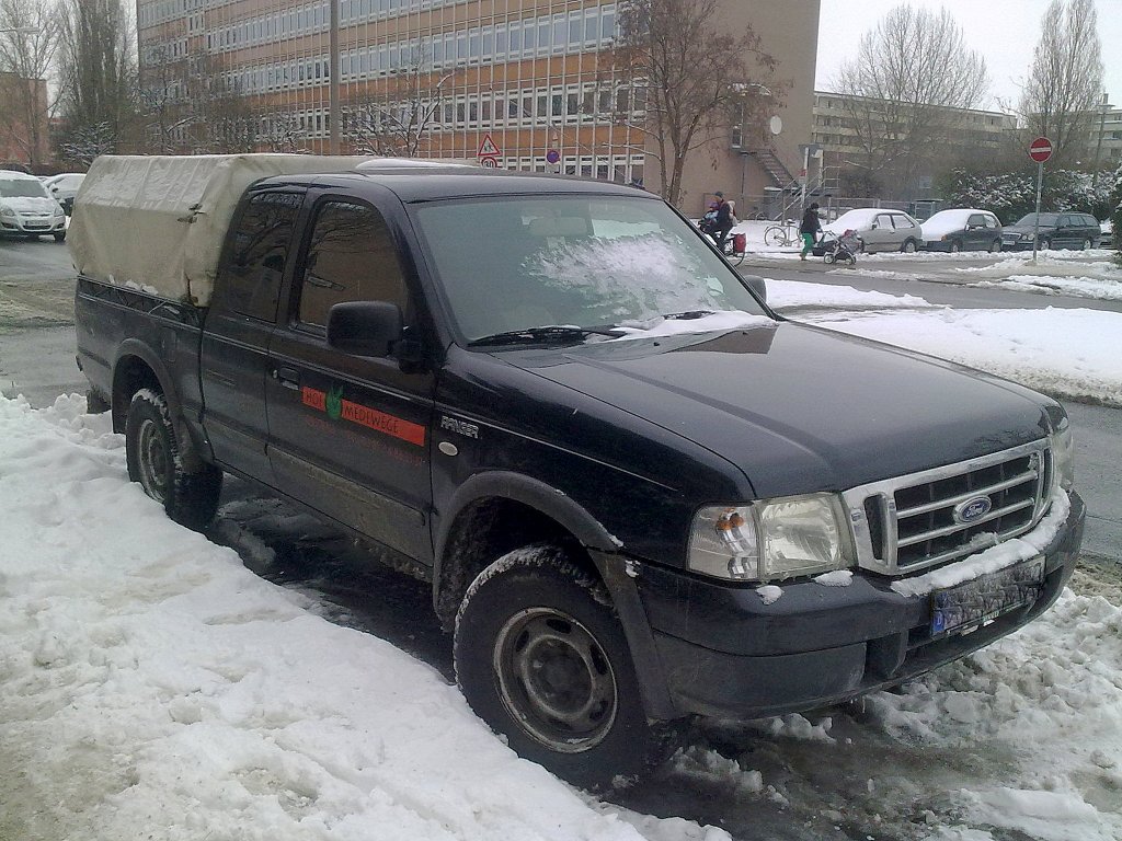 Ford Ranger Pickup in der Version wie er von 2002-2006 produziert wurde, 21.03.13 Berlin-Pankow.