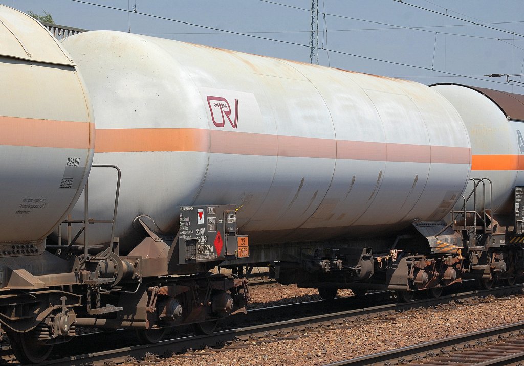 Gasdruckkesselwagen vom Einsteller On Rail mit schweizer Zulassung 33 RIV 85 CH-DI 7915 037-0 Zagkks Bhf.:Winterswick f�r Propangas am 19.06.13 Bhf. Flughafen Berlin-Sch�nefeld.