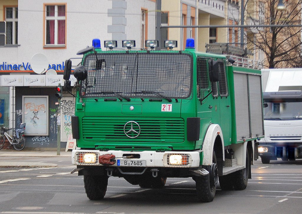 GGkw Fu, ein MB 1017 AF, Sonderfahrzeug der Berliner Polizei, 18.03.11 Berlin Sch�nhauser Allee. 