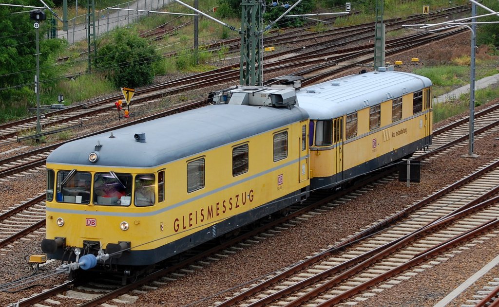 Gleismesszug mit 726 005-2 + 725 005-3 am 25.06.08 H�he Berliner Westhafen.