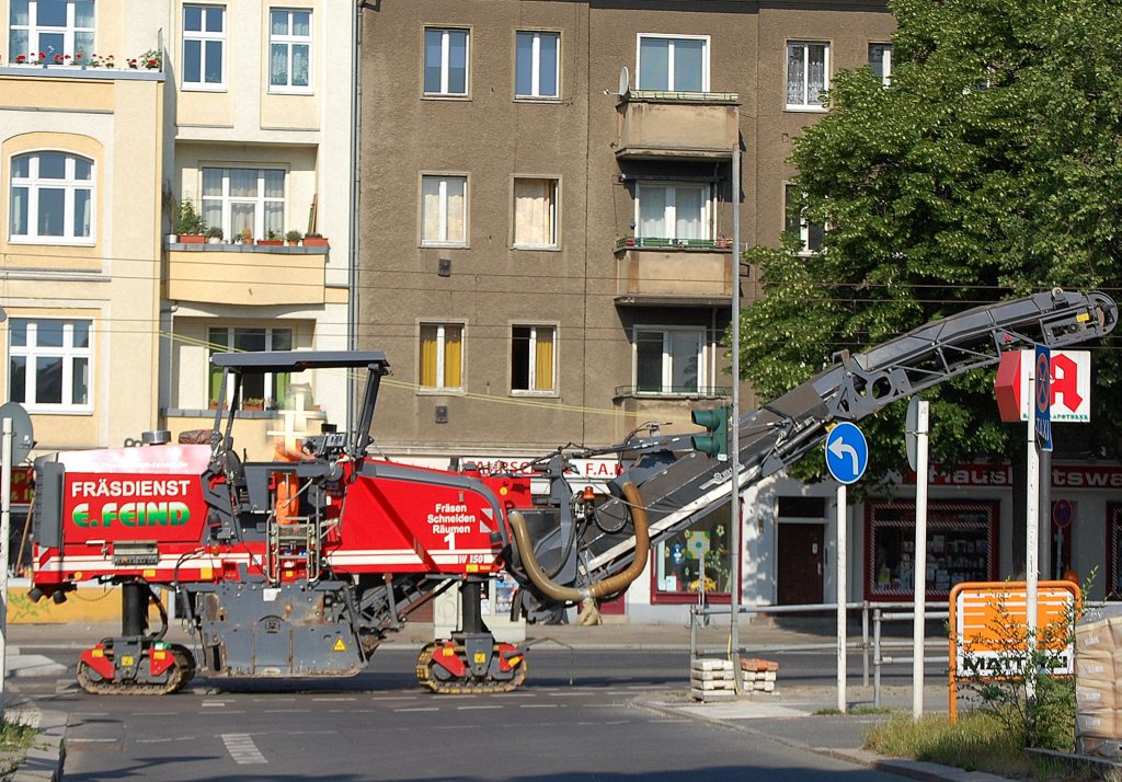 Gro�fr�se Wirtgen W 150 der Fa. E.FEIND aus Berlin, 19.05.11 Berlin-Pankow.