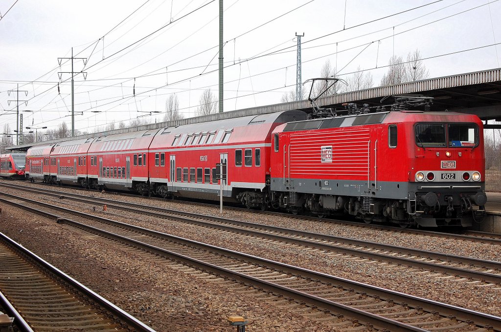 Heute verkehrte die MEG 602 (91 80 6143 204-6 D-MEG) mit dem RB 14 zwischen dem Bhf. Flughafen Berlin-Sch�nefeld und Nauen, 07.02.11 in Sch�nefeld.