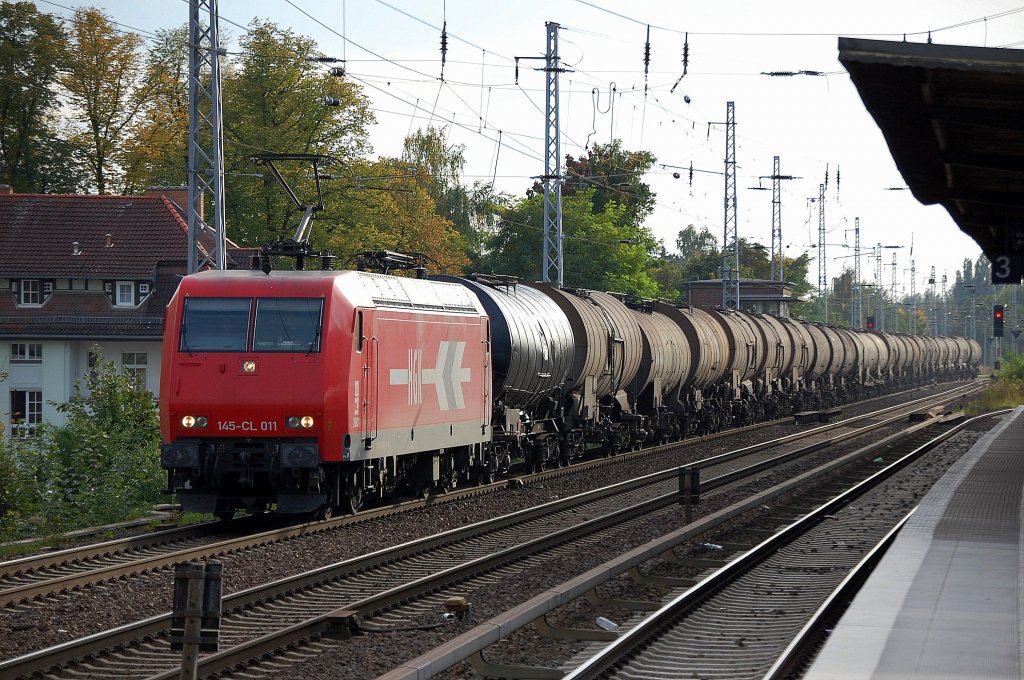 HGK 145-CL 011 mit Heizoelkesselwagenzug Richtung Bernau, 02.10.12 Berlin-Karow.