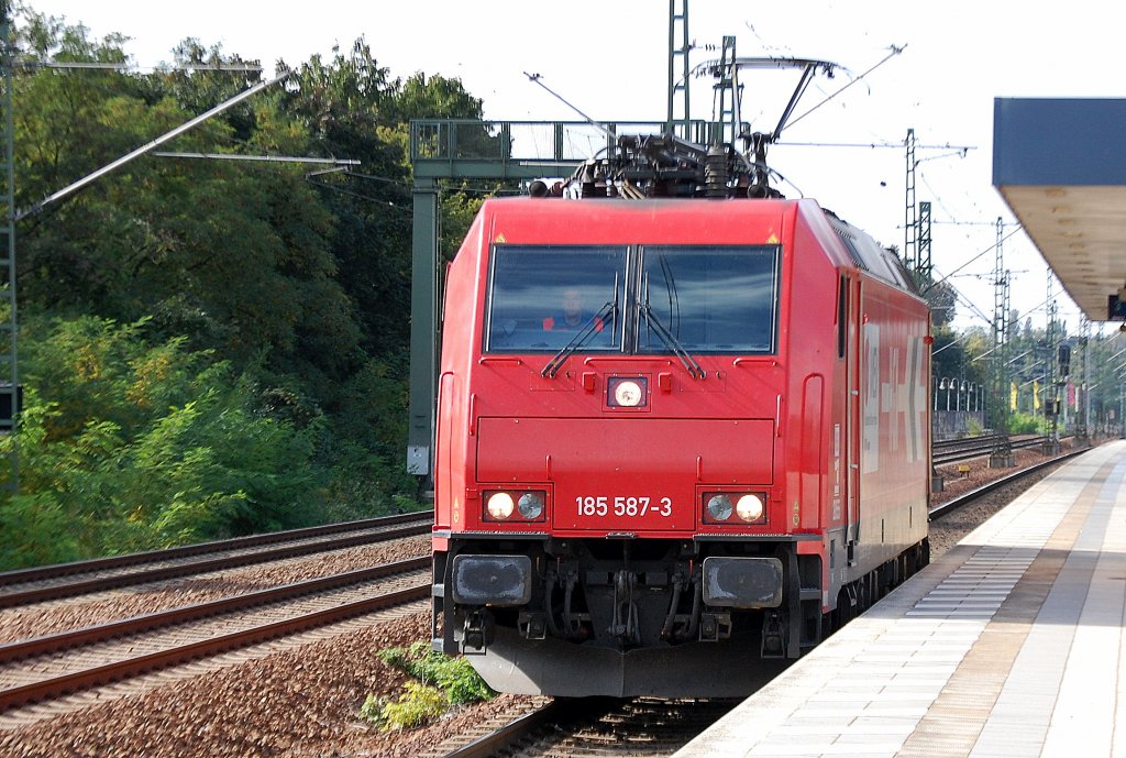 HGK 2055/185 587-3 am 28.09.12 Richtung Berliner Westhafen, 28.09.12 Berlin-Jungfernheide.