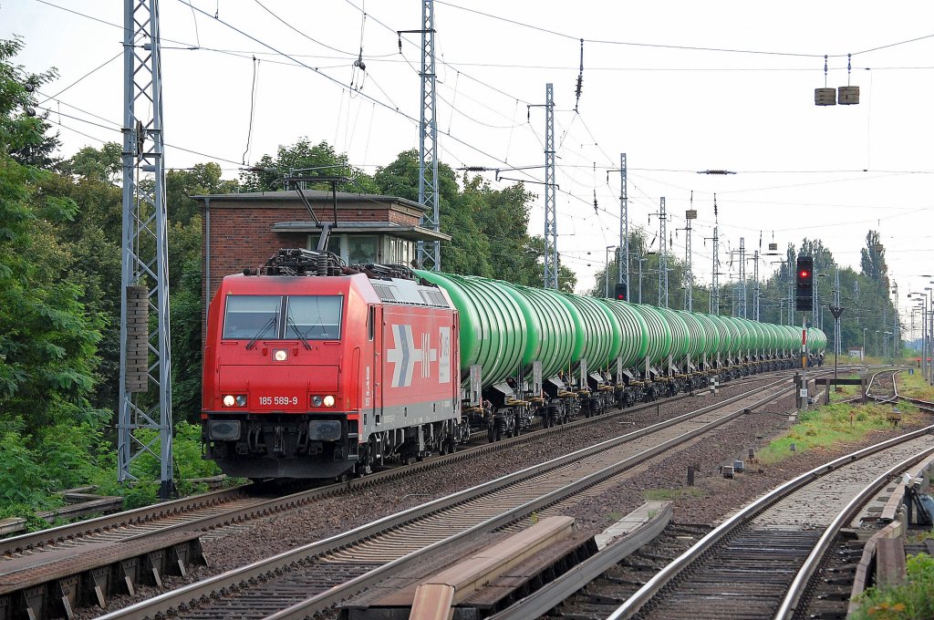 HGK 2057/185 589-9 mit Kesselwagenzug am 06.08.13 Richtung Bernau, Berlin-Karow.