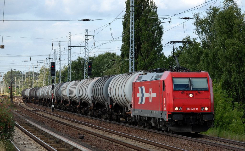 HGK 2066/185 631-9 mit Kesselwagenzug am 10.07.13 Richtung Karower Kreuz Berlin.