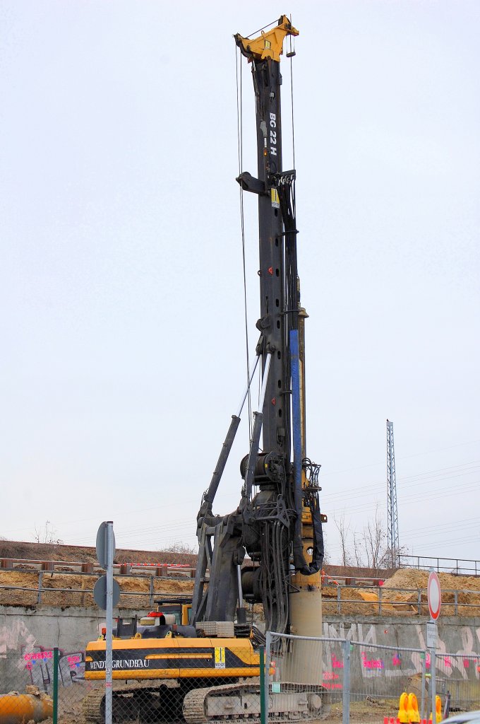 Hier das BAUER BG 22 H System der Fa. WENDT GRUNDBAU am 28.02.09 Gro�baustelle Berlin Ostkreuz.