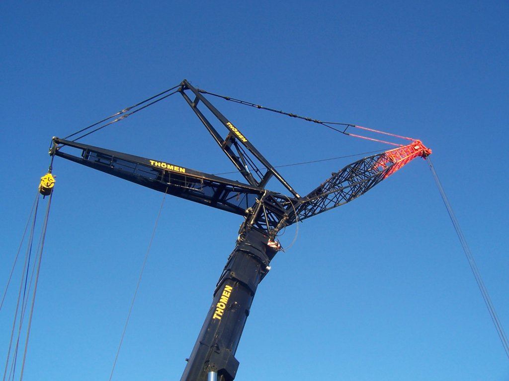 Hier der Gitterspitzenaufsatz des LIEBHERR LTM 1500 der Fa. TH�MEN im Jahr 2008 Gro�baustelle Berlin-Ostkreuz.
