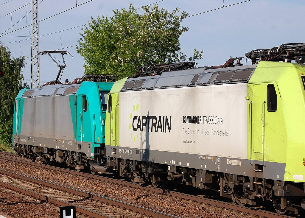 Hier noch mal die ITL Lok 185 611-1 mit der m�glicherweise auch von ITL angemieteten Captrainlok 158 532-9 (91 80 6185 532-9 D-CTD) und Kesselwagenzug Richtung Bernau am 06.06.13 in Berlin-Karow. 