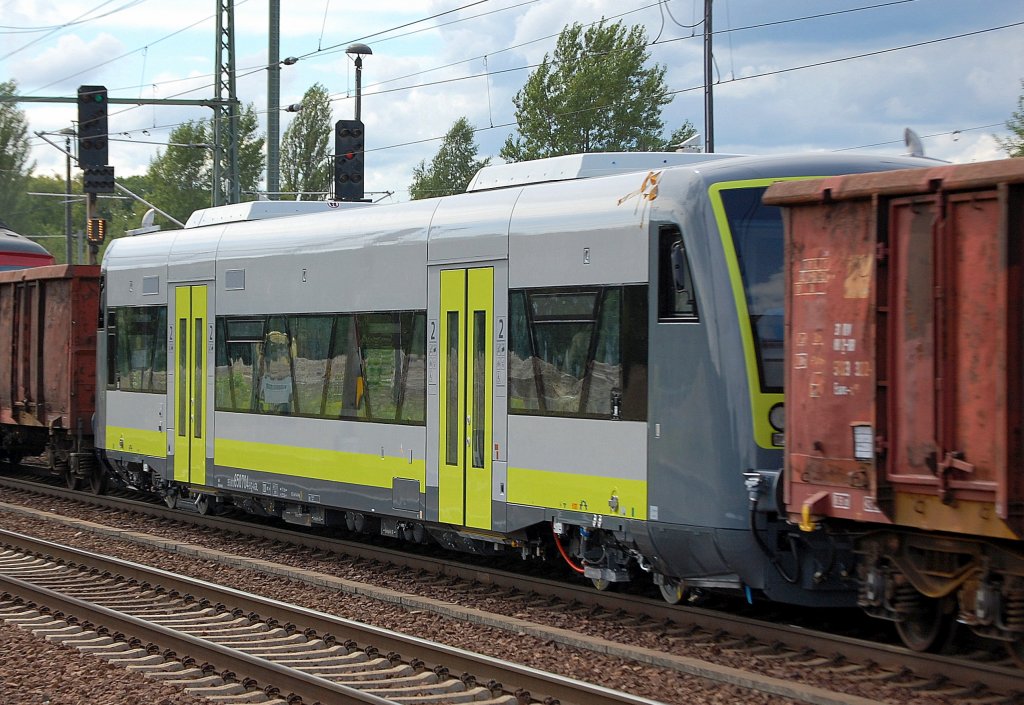 Hier noch Nachschuss des RegioShuttle VT 704 der agilis Verkehrsgesellschaft bei der �berf�hrungsfahrt am 16.08.10 Bgf. Flughafen Berlin-Sch�nefeld.