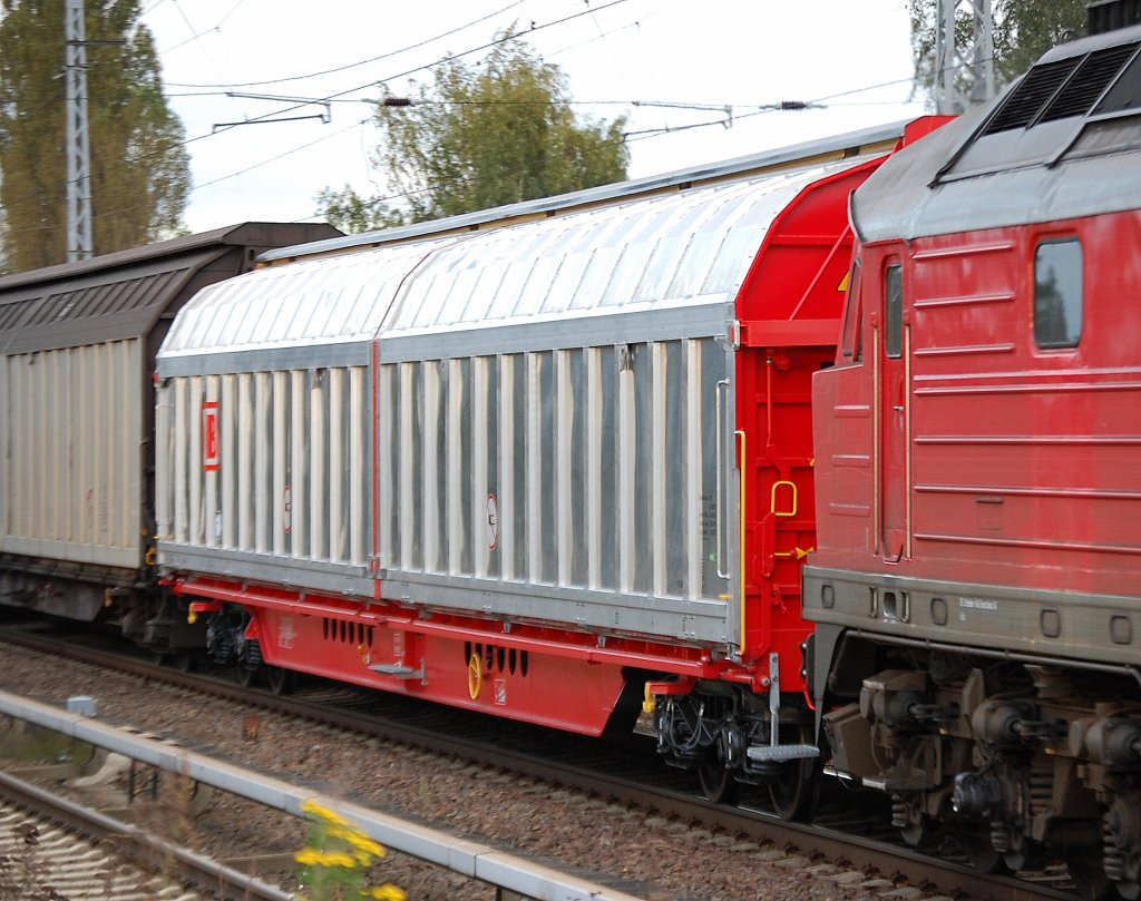 Hier wieder einmal einer der neuen in Rum�nien hergestellten vierachsigen Gro�raumschiebewandwagen der DB vom Typ Habbiins 352 eingestellt mit der Nr. 31 TEN-RIV 80 D-DB 2740 544-4 am 15.09.11 Berlin-Karow gesichtet. 
