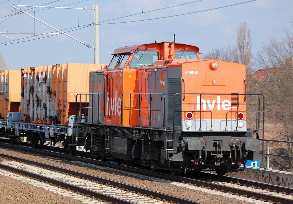 hvle V160.6 (92 80 1203 144-1 D-HVLE, Bj.1975) mit dem Berliner M�llcontainerzug der BSR Richtung Berliner Innenstadt, 23.03.10 Berlion-Pankow.