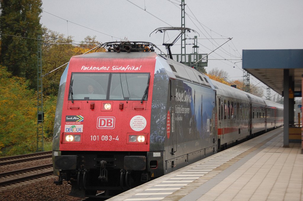 IC 2388 mit der Werbe 101�r 101 083-4 Richtung Berlin Hbf. (tief), 23.10.12 Bhf. Berlin-Jungfernheide.