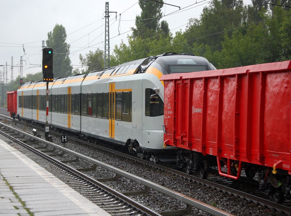 Im Sommer 2008 wurden die ersten 4-teiligen FIRT-Triebz�ge vom Stadler Werk Berlin Pankow an die eurobahn in Niederdsachsen �berf�hrt, 16.07.08 Berlin-Karow.