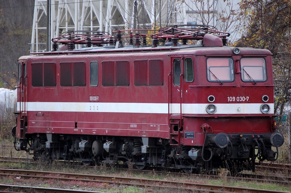 In DR Originalfarbe, EGP 109 030-7 (91 80 6109 030-7 D-EGP, Bj.1963) am 19.11.08 Berlin Greifswalder Str. 