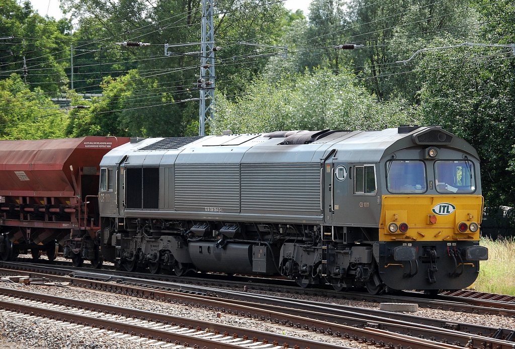 ITL Mietlok CB 1001 (266 106-4) mit einem langem Ganzzug Sch�ttgutwagen (Sand) auf dem Weg zum Industrie�bergabegebiet Berlin Nordost, 27.06.13 Berlin-Springpfuhl.