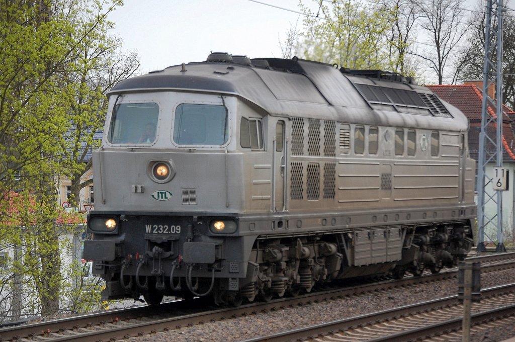 ITL W232.09 (92 80 0232 209-3 D-ITL) Richtung Bernau, 11.04.11 Berlin-Karow.