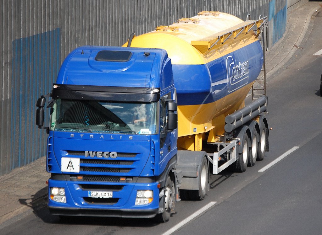 IVECO STRALIS 450 PS Zugmaschine mit Siloauflieger der Fa.Contex, 16.09.10 Berliner Stadtautobahn H�he Kaiserdamm. 