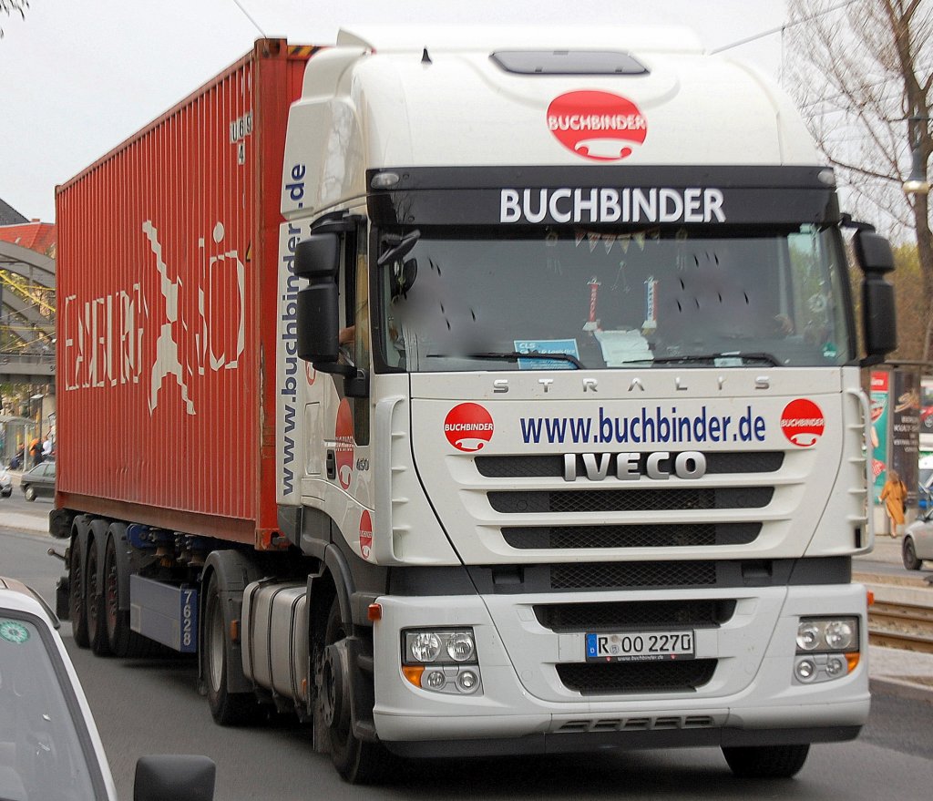 IVECO STRALIS 450 Zugmaschine der Fa.BUCHBINDER  mit Containertr�ger als Auflieger, 13.04.11 Berlin-Pankow.