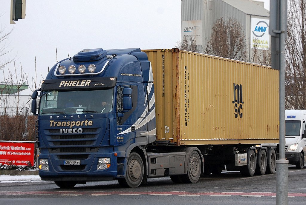 IVECO STRALIS 460 ECO Sattelzug der Fa. PHIELER Christian mit Container verl�sst den Berliner Westhafen, 17.01.13
