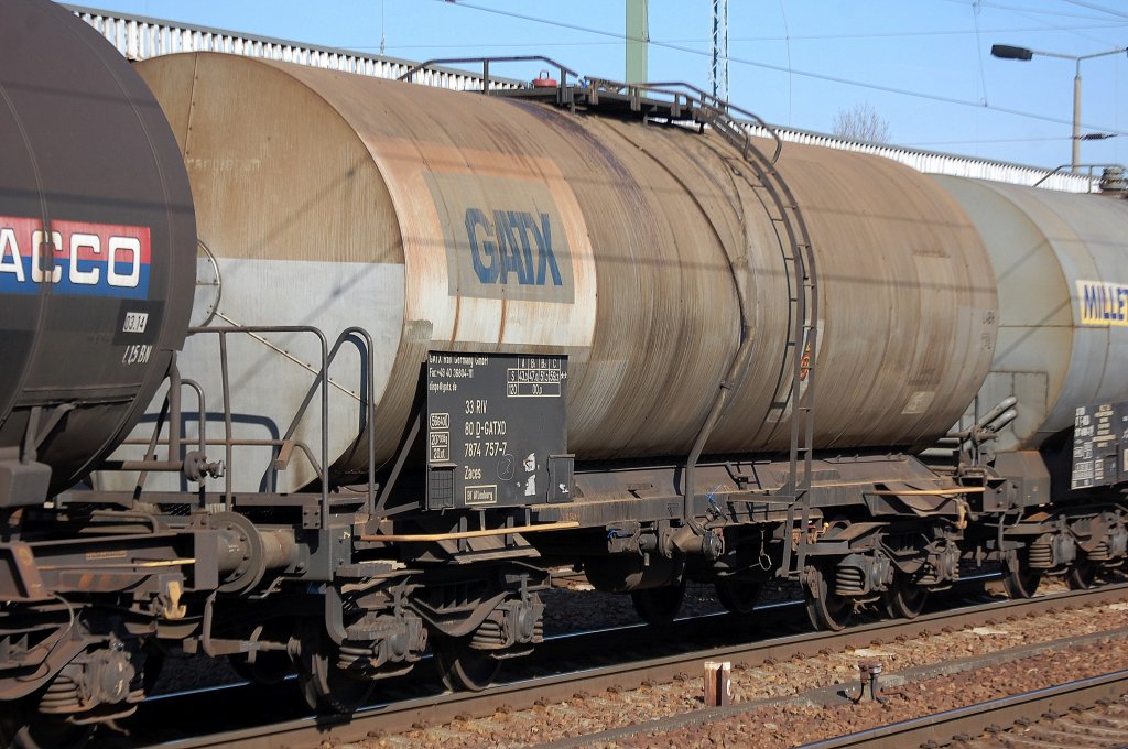 Kesswelwagen vom Einsteller GATX Germany eingestellt mit der Nr. 33 RIV 80 D-GATXD 7874 757-7 Zaces Bf Altenburg, 06.03.12 Bhf. Flughafen Berlin-Sch�nefeld. 