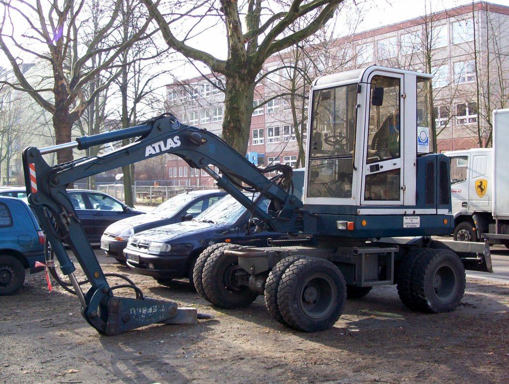 Kleiner ATLAS 804 Mobilbagger am 10.02.08 Berlin-Pankow.