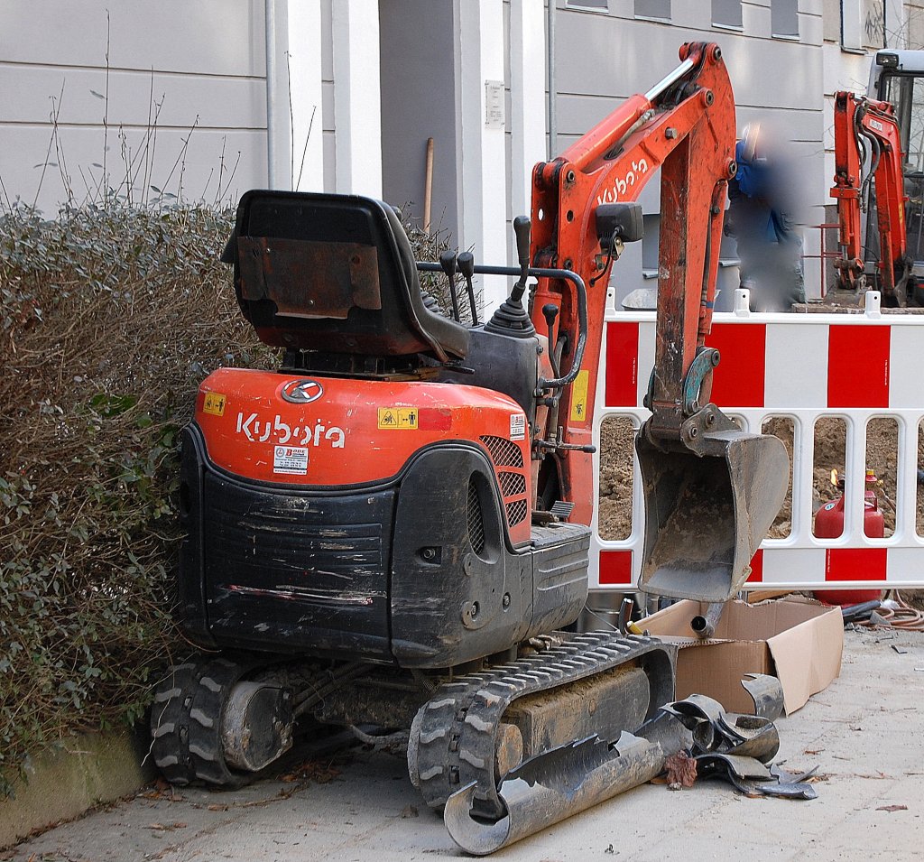 Kleiner KUBOTA Minibagger Typ?, 15.02.11 Berlin-Pankow. 
