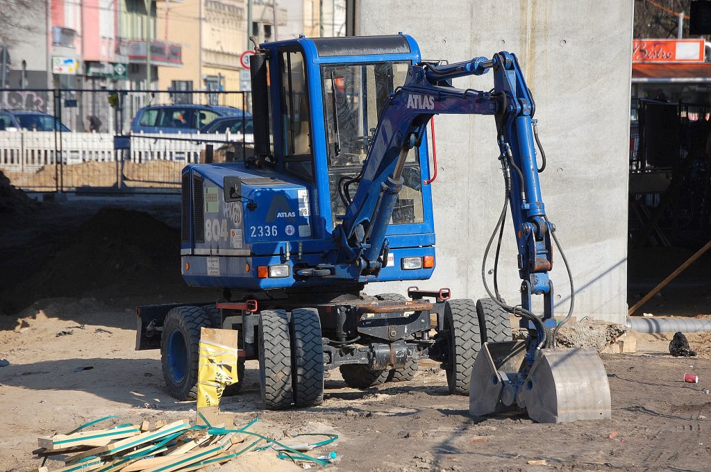Kleiner Mobilbagger ATLAS 804 der Fa. GOTTFRIED PUHLMANN, 23.02.11 Berlin-Adlershof.
