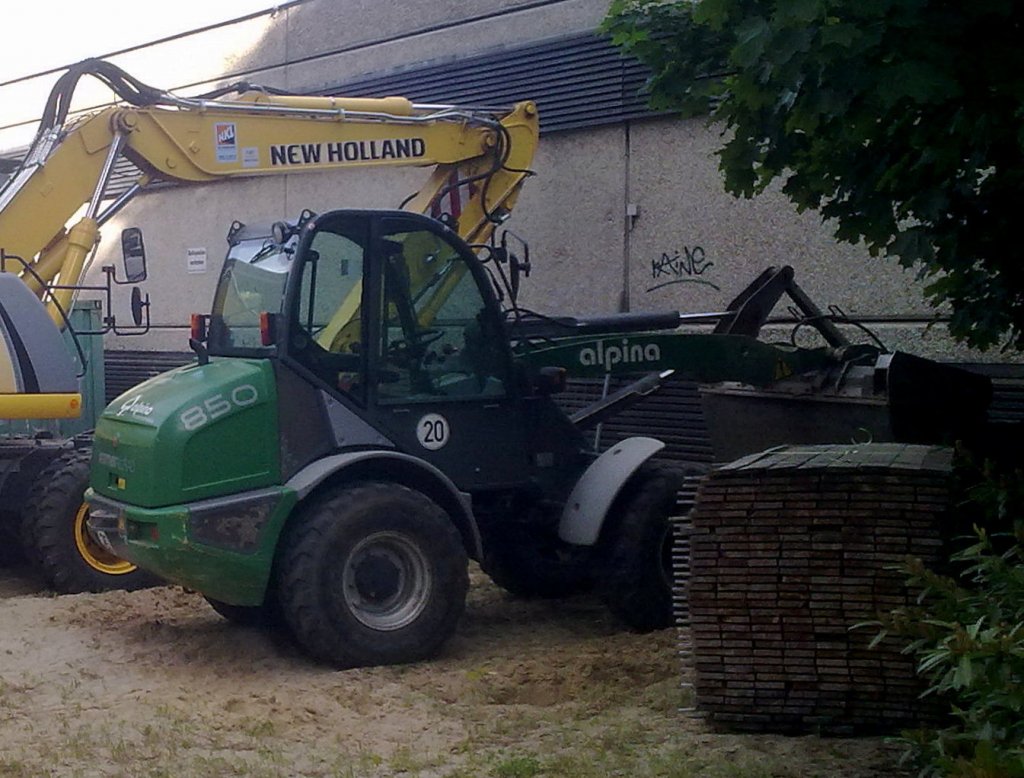 kramer ALLRAD 850 Radlader der Fa. alpina, 23.05.13 Berlin-Pankow.
