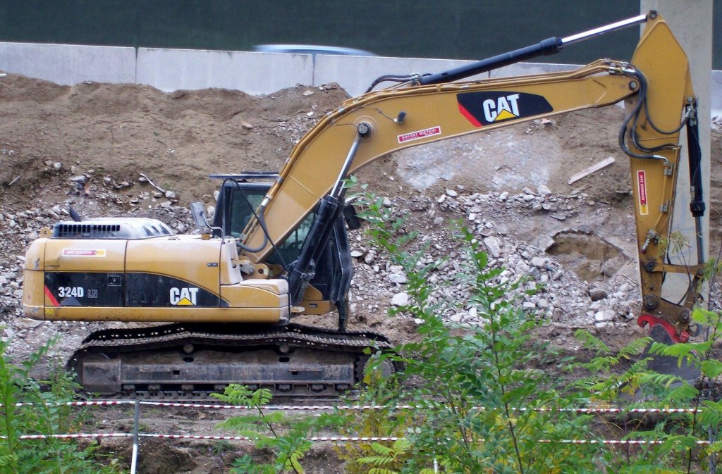 Leasingbagger CAT 324D LN am 22.10.09 Neubau Spandauer Damm Br�cke Berlin.