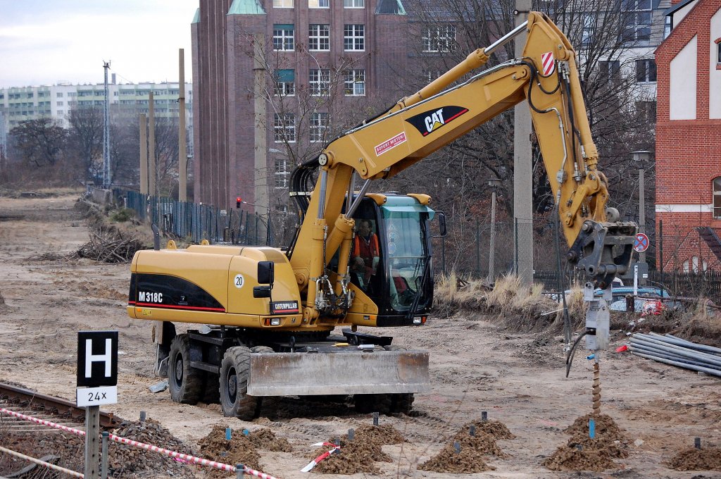 Leasingbagger CAT M318C bei Bauarbeiten Gro�baustelle Berlin Ostkreuz, 29.11.07