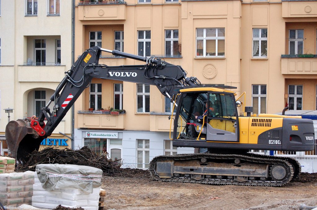 Leasingbagger VOLVO EC210LC, Winter 2008 Neubau S-Bhf. Berlin-Baumschulenwerg.