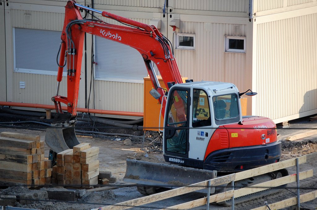 Leasingbaumaschine, ein Kubota KX080-3 Minikompaktbagger am 04.07.12 Berlin-Alexanderplatz. 
