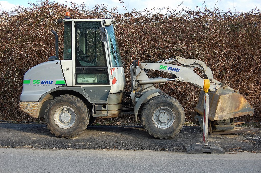 Leasingbaumaschine, ein LIEBHERR L 507 (Bj.2005), 26.03.11 Berlin-Blankenburg.