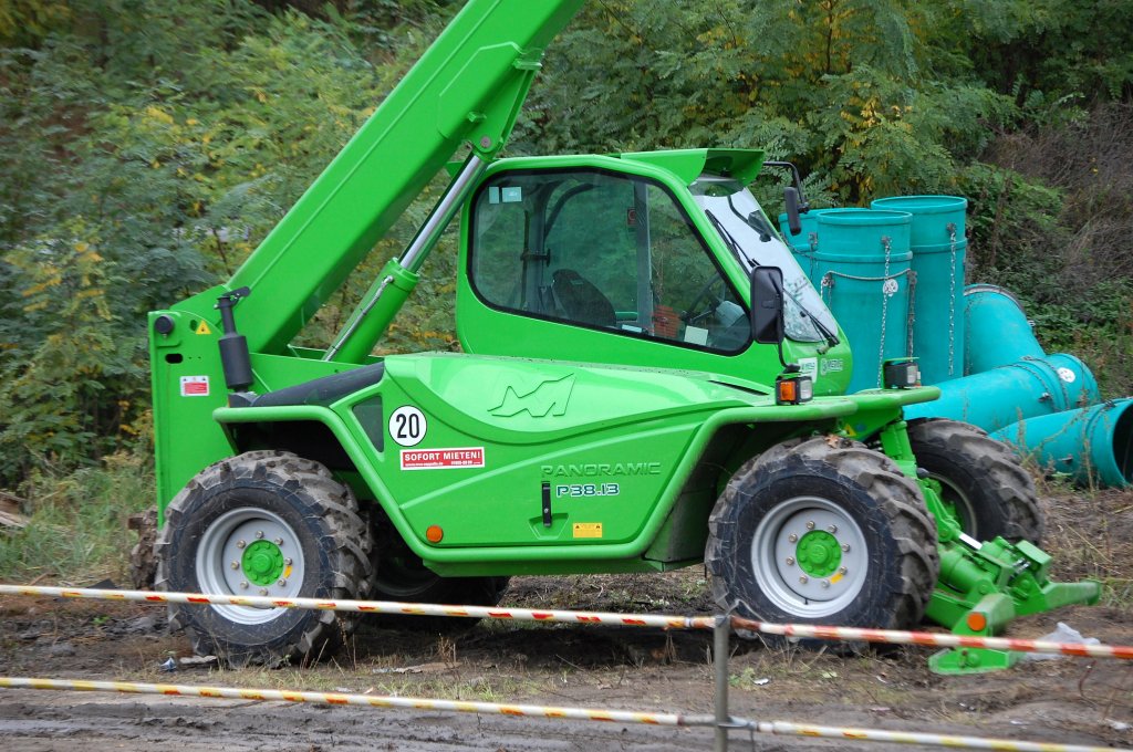 Leasingbaumaschine, ein MERLO PANORAMIC P38.18 Teleskoplader am 07.10.08 bei Abri�arbeiten am S-Bhf. Berlin Ostkreuz.