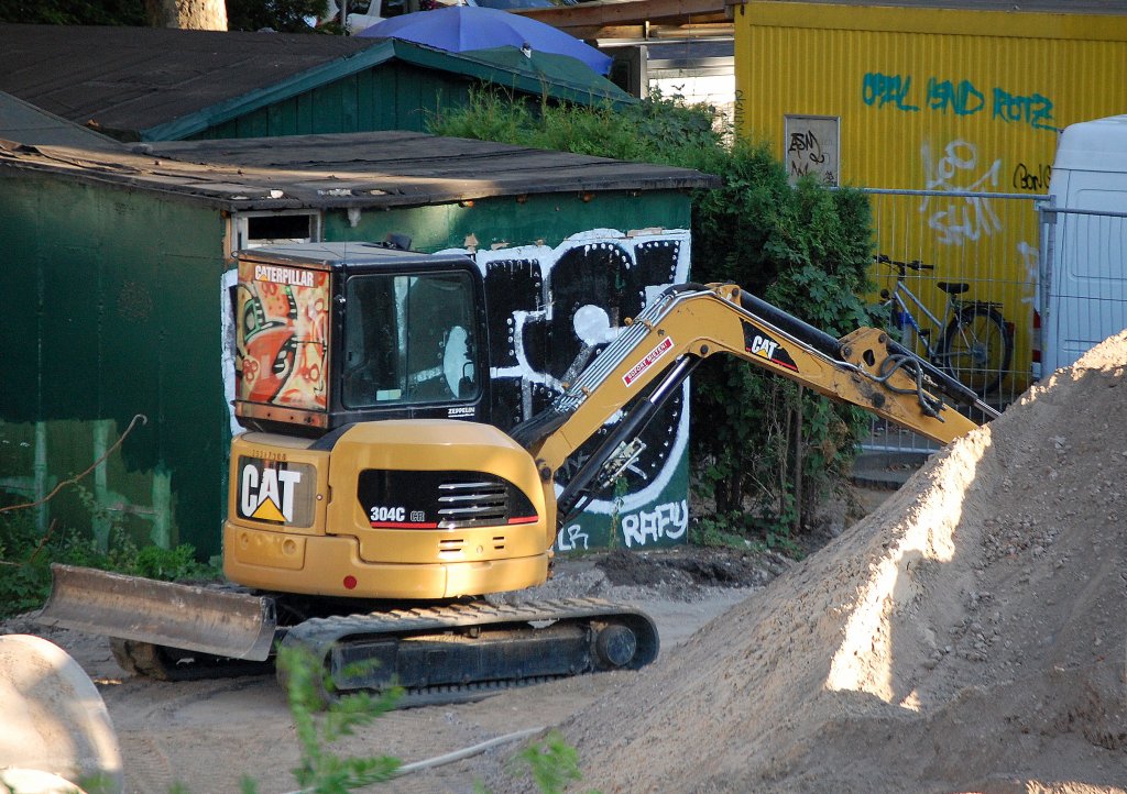 Leasingbaumaschine Minibagger CAT 304C CR, 21.08.09 Berlin-Karow.
