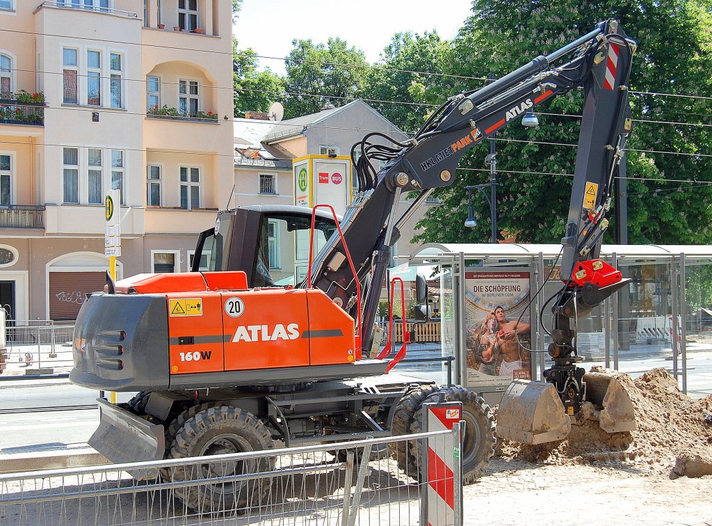 Leasingmobilbagger ALTAS 160W, 10.05.11 Berlin-Pankow. 