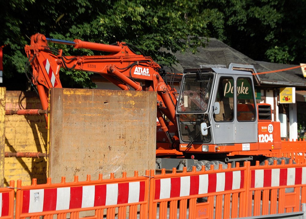Leider nur eine Sichtungsaufnahme, ein TEREX/ATLAS 1204 am 24.05.09 Berlin-Buch.