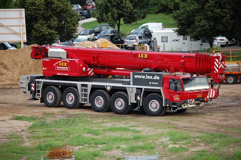 LEX-Mietkran TADANO-FAUN ATF 220G-5, 12.07.12 Berlin-Pankow.
