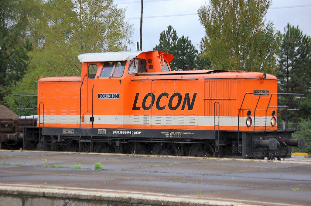 LOCON 103 (98 80 3345 067-3 D-LOCON, Bj.1977) am 17.10.09 Bhf. Flughafen Berlin-Sch�nefeld.