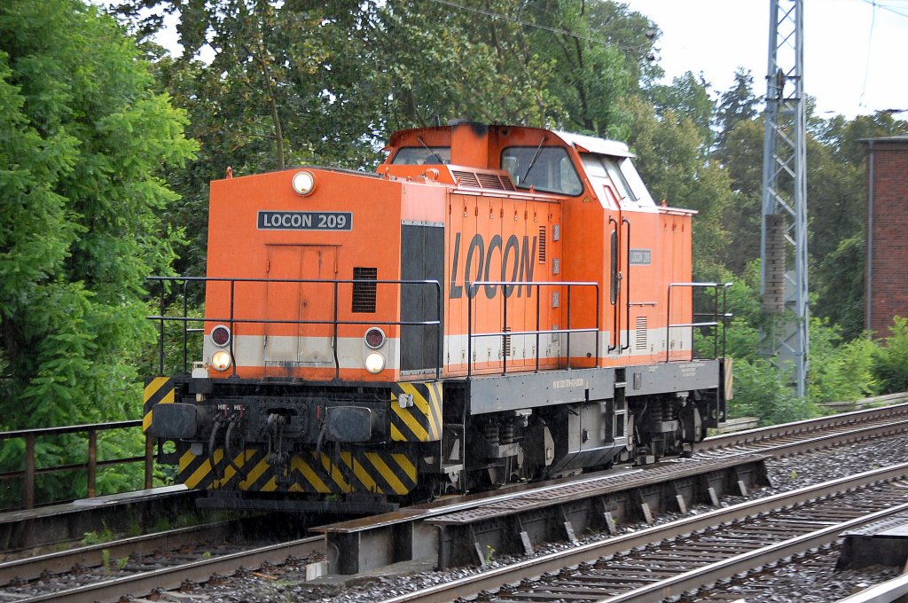 LOCON 209 (98 80 3201 878-6 D-LOCON) Richtung Abzweig Basdorf, 09.08.11 Berlin-Karow. 