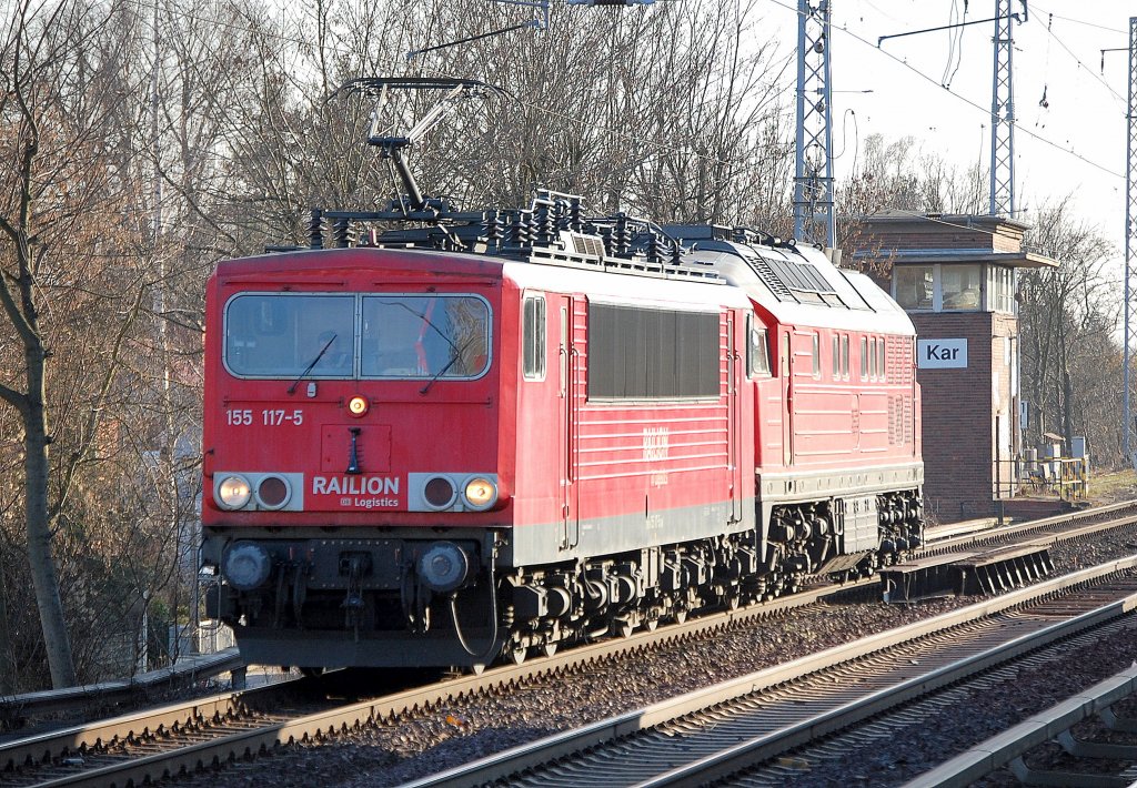 Lokzug mit 155 117-5 mit 233 616-2 am Haken Richtung Bernau, 29.03.11 Berlin-Karow. 