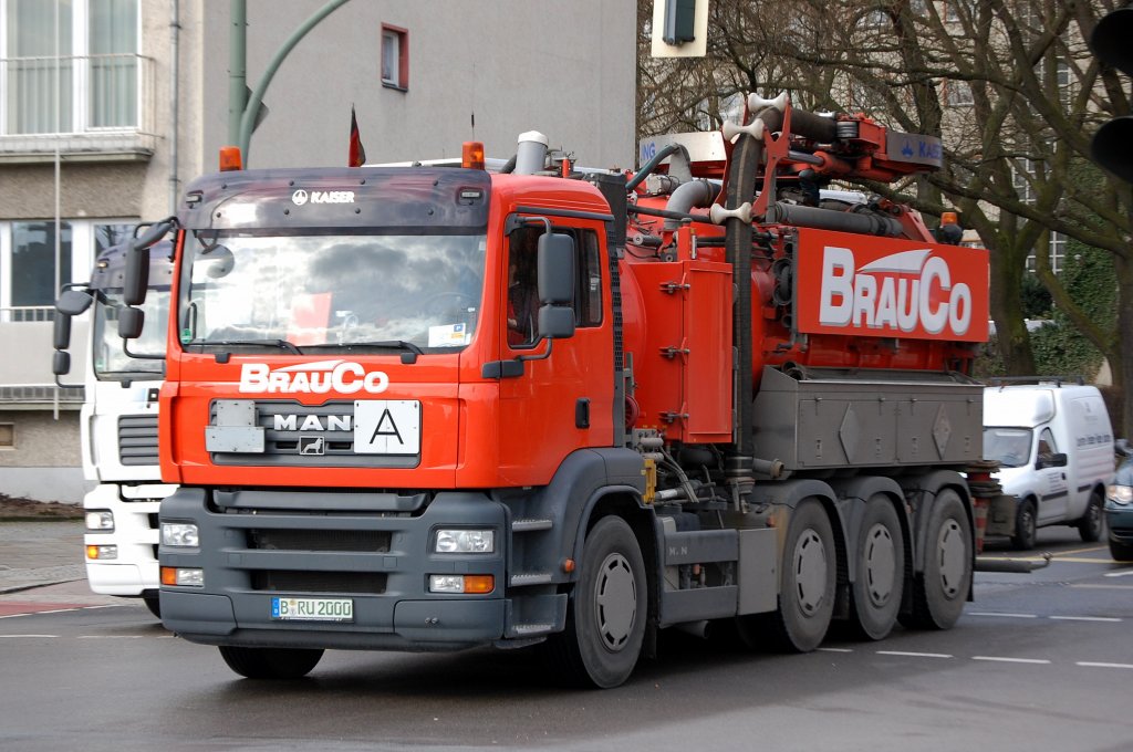 MAN Abwasserentsorgungsfahrzeug der Fa. BrauCo, 27.03.09 Berlin Knobelsdorffstr. 